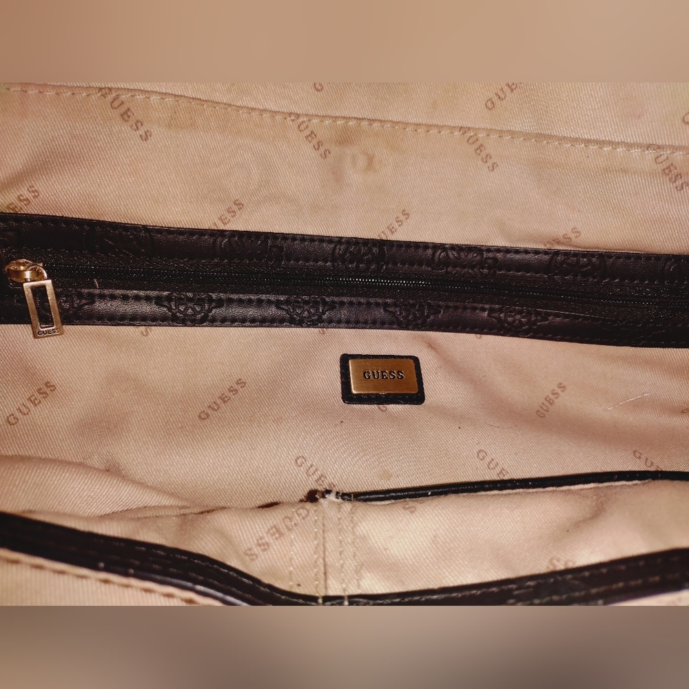 GUESS Black purse with gold chains.#A27 - Picture 11 of 11